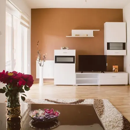 Villa Golden House SJJ